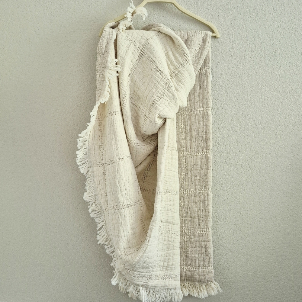 Piscatextil 100% cotton Elegant Light Tan & Cream color Textured Throw Blanket